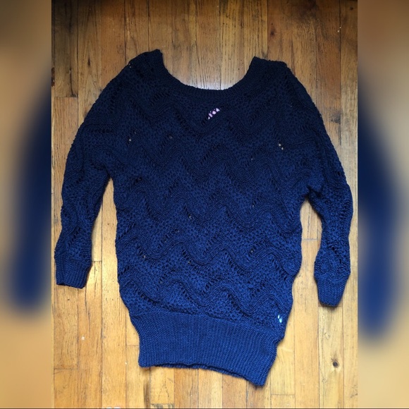 Lilly Pulitzer navy sweater - Picture 1 of 3